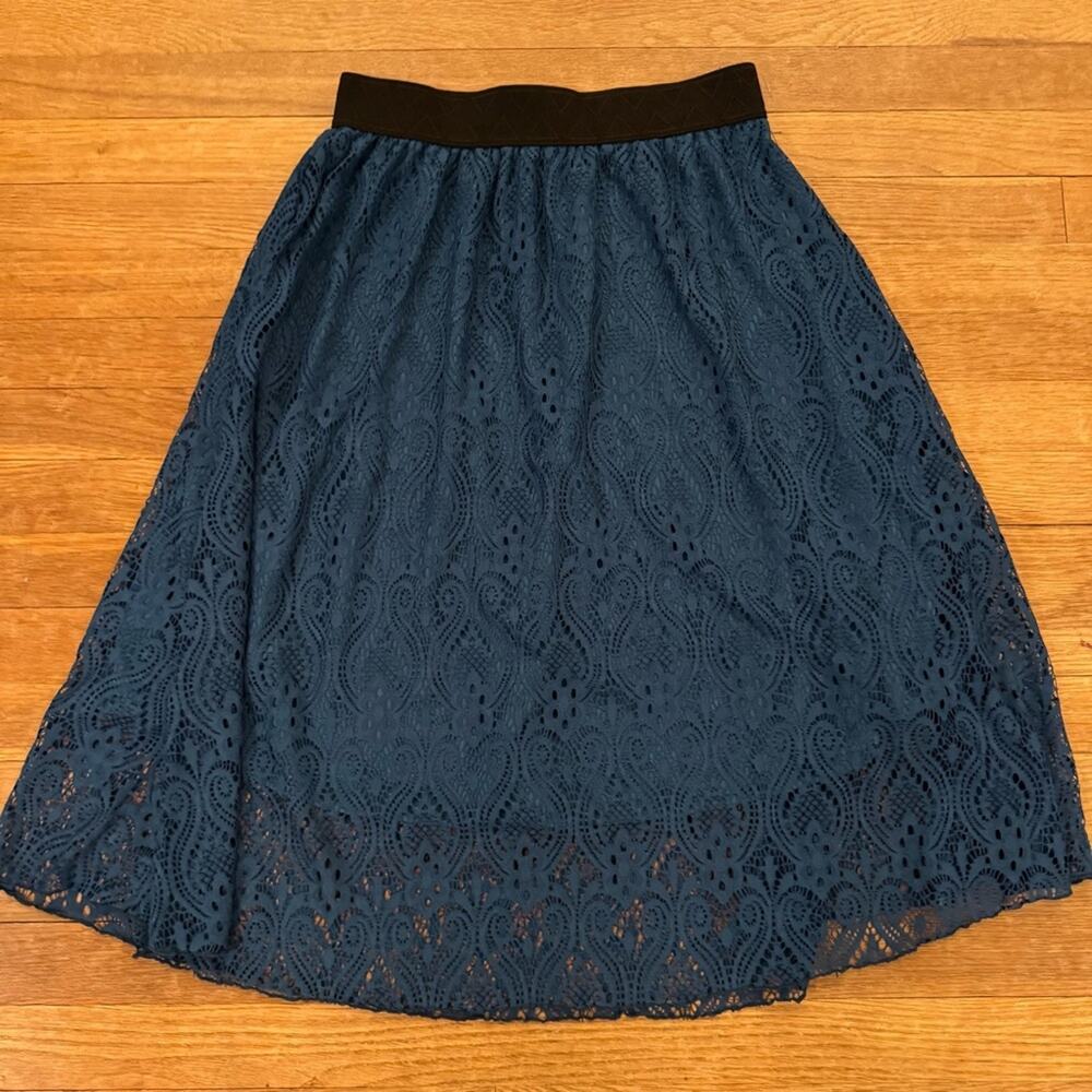 LuLaRoe teal lace a-line midi skirt size small S
b40